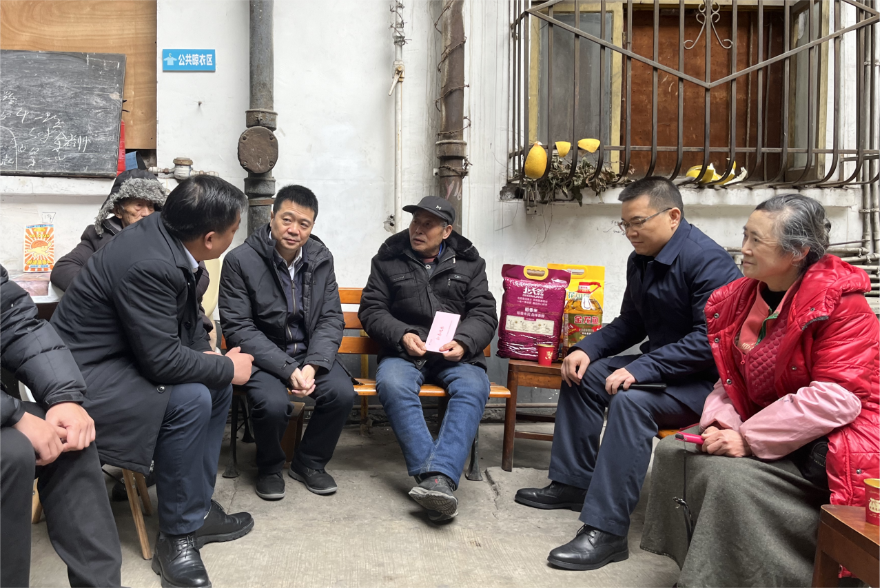 省asiagame集团领导班子成员走访慰问生活困难党员、老党员、老干部
